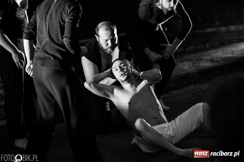 Zdjęcie w galerii na portalu naszraciborz.pl: Spektakl Złodziej według Myśliwskiego w Amfiteatrze BUK w Rudach  wiadomości z regionu