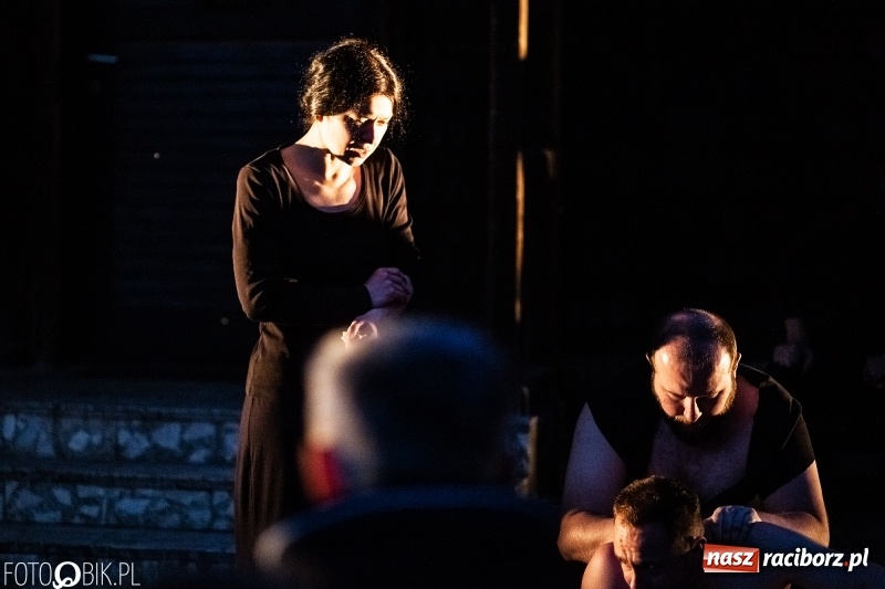 Zdjęcie w galerii na portalu naszraciborz.pl: Spektakl Złodziej według Myśliwskiego w Amfiteatrze BUK w Rudach  wiadomości z regionu