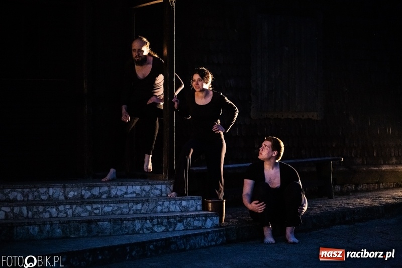 Zdjęcie w galerii na portalu naszraciborz.pl: Spektakl Złodziej według Myśliwskiego w Amfiteatrze BUK w Rudach  wiadomości z regionu