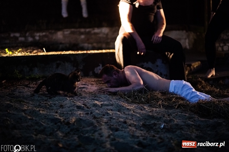 Zdjęcie w galerii na portalu naszraciborz.pl: Spektakl Złodziej według Myśliwskiego w Amfiteatrze BUK w Rudach  wiadomości z regionu