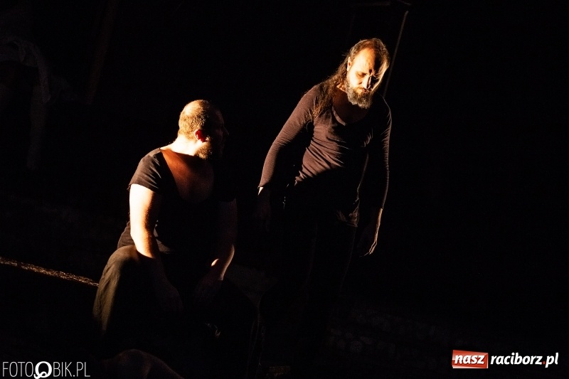 Zdjęcie w galerii na portalu naszraciborz.pl: Spektakl Złodziej według Myśliwskiego w Amfiteatrze BUK w Rudach  wiadomości z regionu