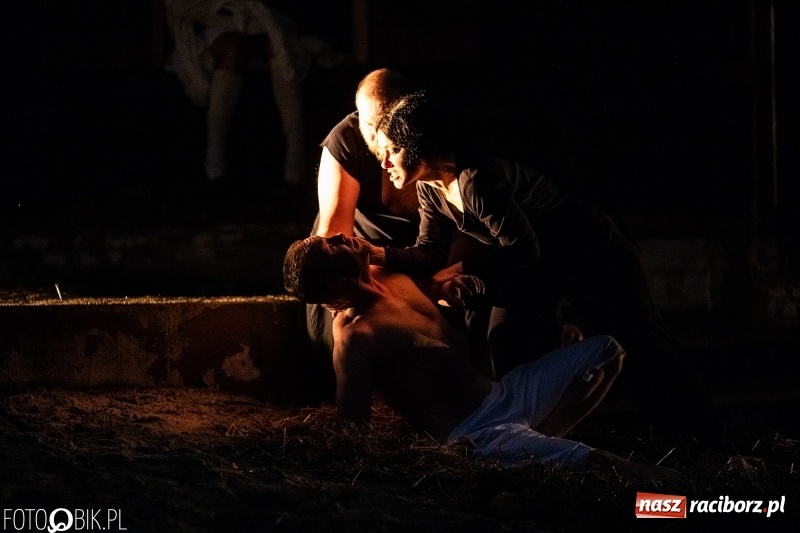 Zdjęcie w galerii na portalu naszraciborz.pl: Spektakl Złodziej według Myśliwskiego w Amfiteatrze BUK w Rudach  wiadomości z regionu