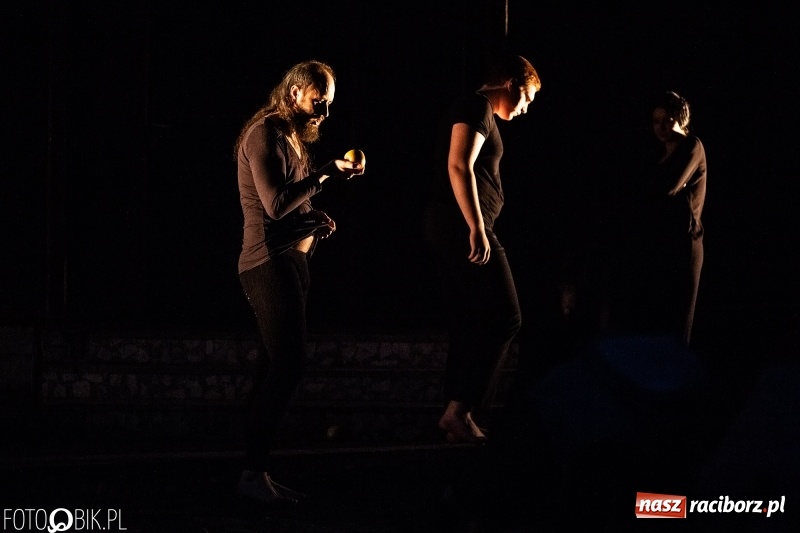 Zdjęcie w galerii na portalu naszraciborz.pl: Spektakl Złodziej według Myśliwskiego w Amfiteatrze BUK w Rudach  wiadomości z regionu