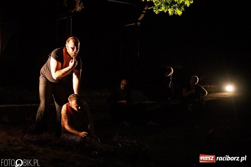 Zdjęcie w galerii na portalu naszraciborz.pl: Spektakl Złodziej według Myśliwskiego w Amfiteatrze BUK w Rudach  wiadomości z regionu