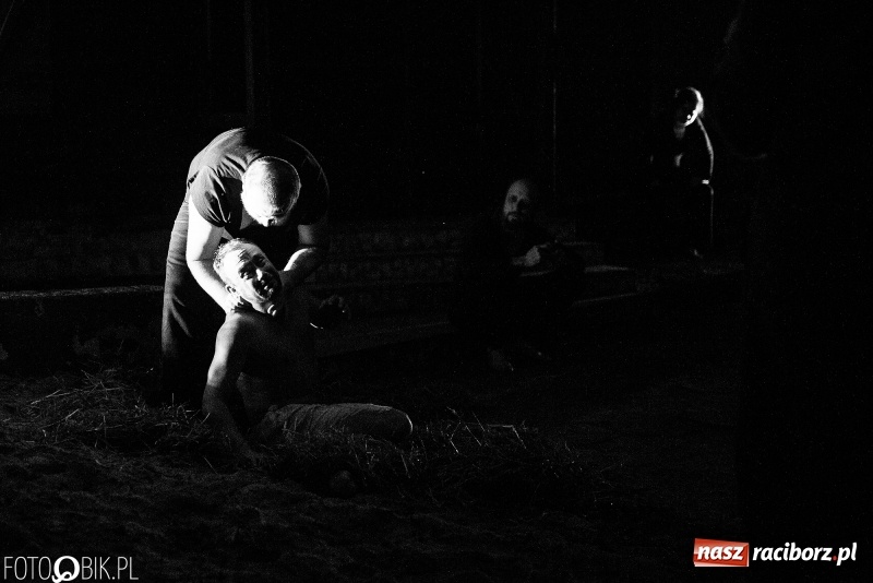 Zdjęcie w galerii na portalu naszraciborz.pl: Spektakl Złodziej według Myśliwskiego w Amfiteatrze BUK w Rudach  wiadomości z regionu