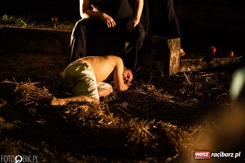 Zdjęcie w galerii na portalu naszraciborz.pl: Spektakl Złodziej według Myśliwskiego w Amfiteatrze BUK w Rudach  wiadomości z regionu