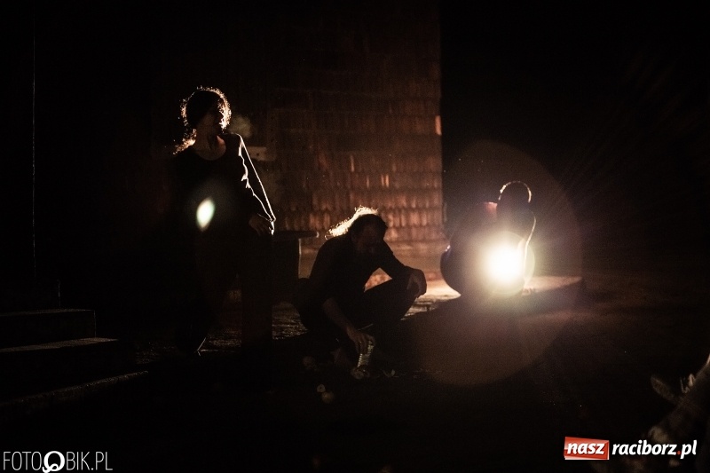 Zdjęcie w galerii na portalu naszraciborz.pl: Spektakl Złodziej według Myśliwskiego w Amfiteatrze BUK w Rudach  wiadomości z regionu