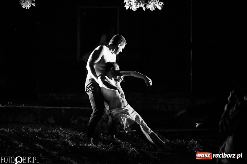 Zdjęcie w galerii na portalu naszraciborz.pl: Spektakl Złodziej według Myśliwskiego w Amfiteatrze BUK w Rudach  wiadomości z regionu