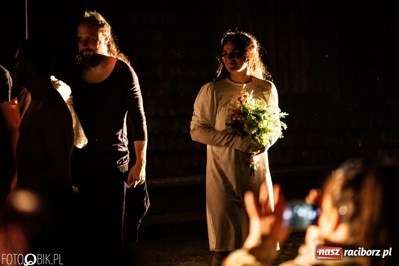 Zdjęcie w galerii na portalu naszraciborz.pl: Spektakl Złodziej według Myśliwskiego w Amfiteatrze BUK w Rudach  wiadomości z regionu