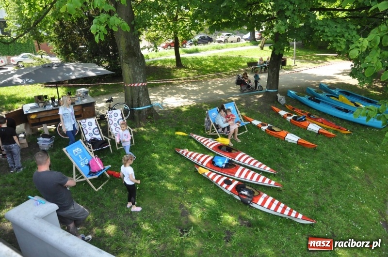 Zdjęcie w galerii na portalu naszraciborz.pl: Wiosłuj z nami. Piknik wodniacki w parku Roth [FOTO i WIDEO] wiadomości z regionu