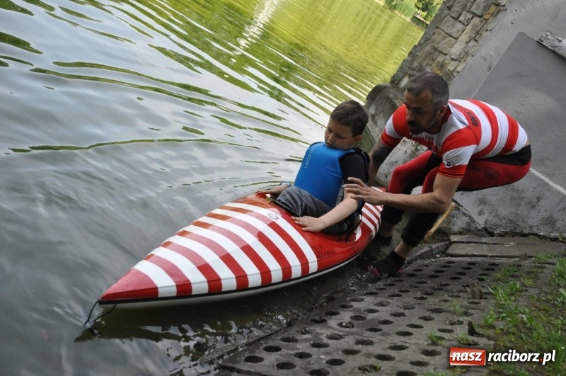 Zdjęcie w galerii na portalu naszraciborz.pl: Wiosłuj z nami. Piknik wodniacki w parku Roth [FOTO i WIDEO] wiadomości z regionu