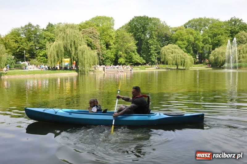 Zdjęcie w galerii na portalu naszraciborz.pl: Wiosłuj z nami. Piknik wodniacki w parku Roth [FOTO i WIDEO] wiadomości z regionu