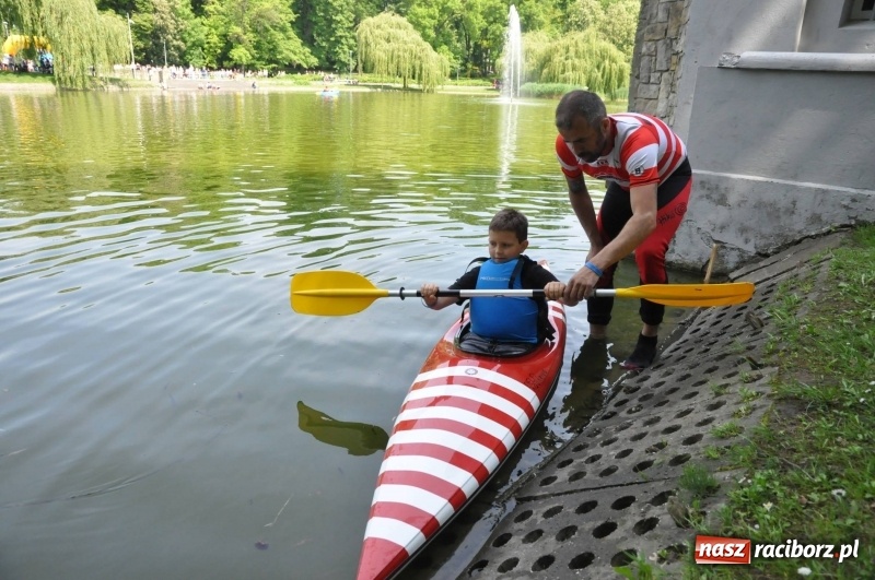 Zdjęcie w galerii na portalu naszraciborz.pl: Wiosłuj z nami. Piknik wodniacki w parku Roth [FOTO i WIDEO] wiadomości z regionu