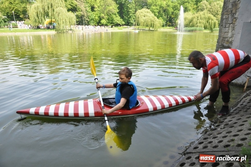 Zdjęcie w galerii na portalu naszraciborz.pl: Wiosłuj z nami. Piknik wodniacki w parku Roth [FOTO i WIDEO] wiadomości z regionu