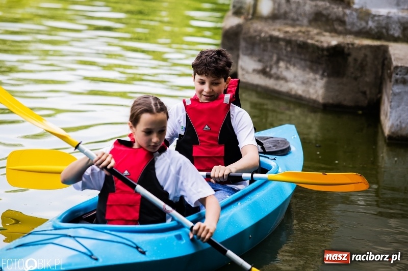 Zdjęcie w galerii na portalu naszraciborz.pl: Wiosłuj z nami. Piknik wodniacki w parku Roth [FOTO i WIDEO] wiadomości z regionu