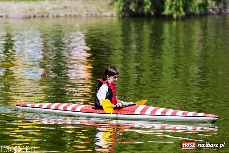Zdjęcie w galerii na portalu naszraciborz.pl: Wiosłuj z nami. Piknik wodniacki w parku Roth [FOTO i WIDEO] wiadomości z regionu