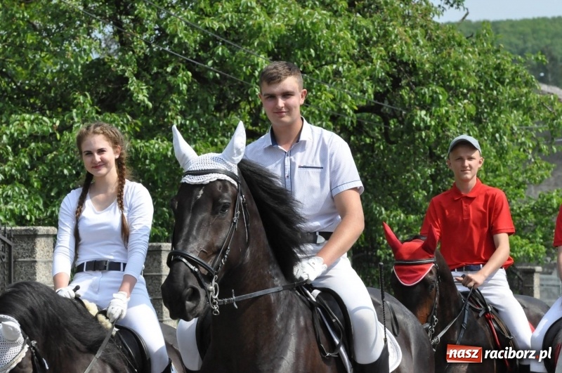 Zdjęcie w galerii na portalu naszraciborz.pl: W Raciborzu Brzeziu poszli ze św. Urbanem [FOTO i WIDEO] wiadomości z regionu
