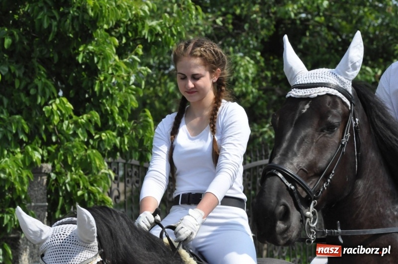 Zdjęcie w galerii na portalu naszraciborz.pl: W Raciborzu Brzeziu poszli ze św. Urbanem [FOTO i WIDEO] wiadomości z regionu