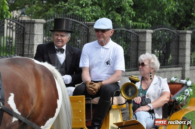 Zdjęcie w galerii na portalu naszraciborz.pl: W Raciborzu Brzeziu poszli ze św. Urbanem [FOTO i WIDEO] wiadomości z regionu