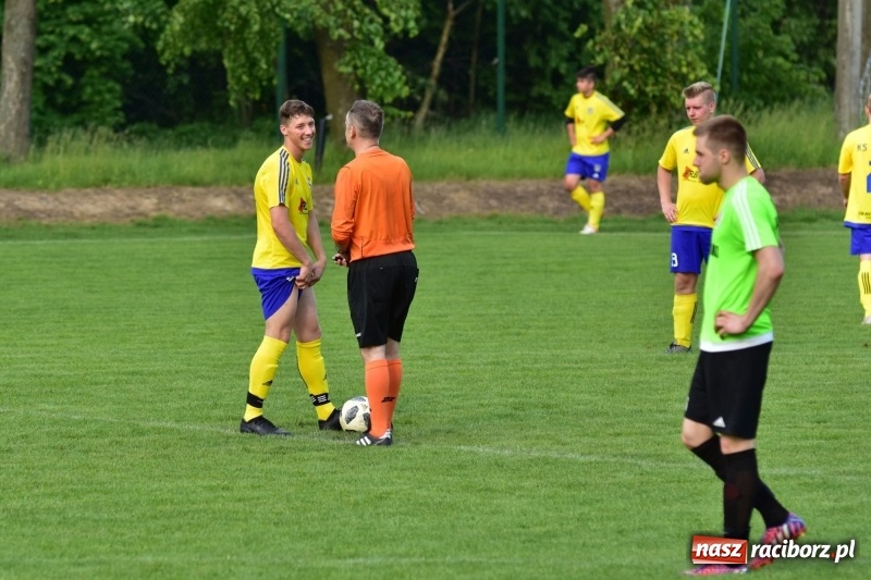 Zdjęcie w galerii na portalu naszraciborz.pl: Krzanowice przechyliły szalę zwycięstwa w pierwszej połowie wiadomości z regionu