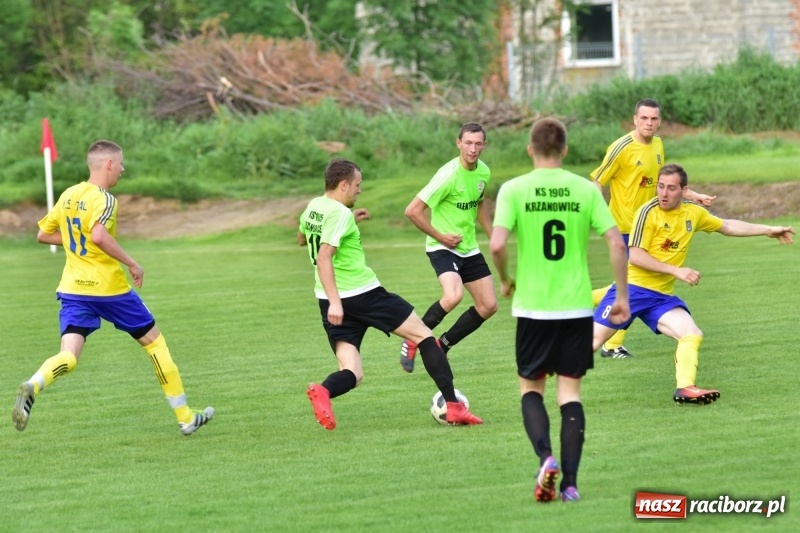 Zdjęcie w galerii na portalu naszraciborz.pl: Krzanowice przechyliły szalę zwycięstwa w pierwszej połowie wiadomości z regionu
