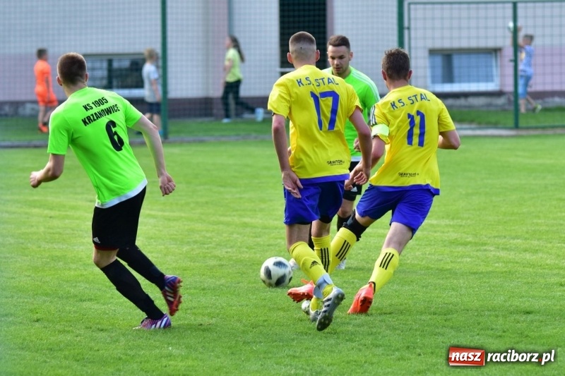 Zdjęcie w galerii na portalu naszraciborz.pl: Krzanowice przechyliły szalę zwycięstwa w pierwszej połowie wiadomości z regionu