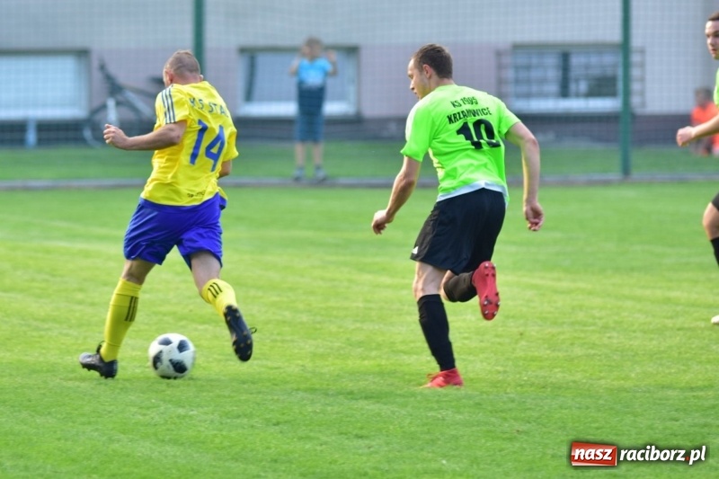 Zdjęcie w galerii na portalu naszraciborz.pl: Krzanowice przechyliły szalę zwycięstwa w pierwszej połowie wiadomości z regionu