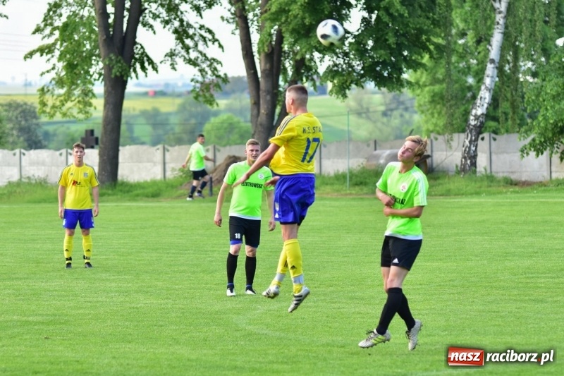 Zdjęcie w galerii na portalu naszraciborz.pl: Krzanowice przechyliły szalę zwycięstwa w pierwszej połowie wiadomości z regionu
