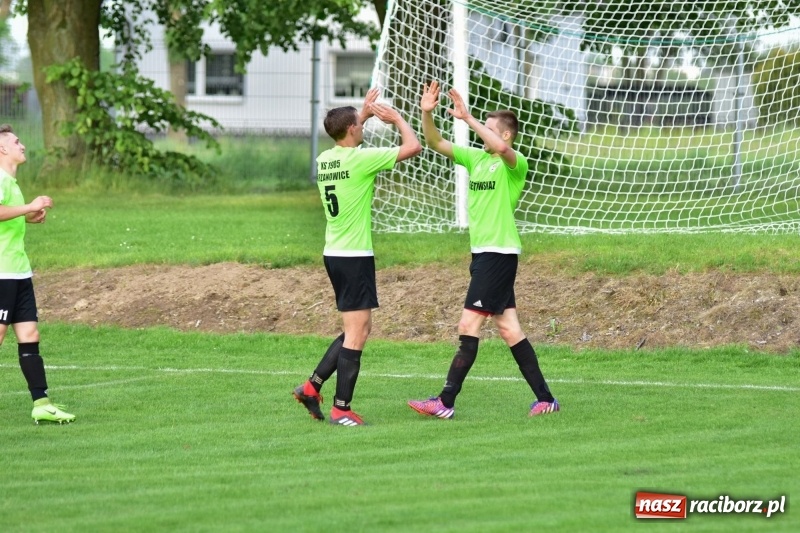 Zdjęcie w galerii na portalu naszraciborz.pl: Krzanowice przechyliły szalę zwycięstwa w pierwszej połowie wiadomości z regionu