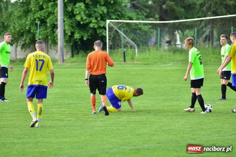 Zdjęcie w galerii na portalu naszraciborz.pl: Krzanowice przechyliły szalę zwycięstwa w pierwszej połowie wiadomości z regionu
