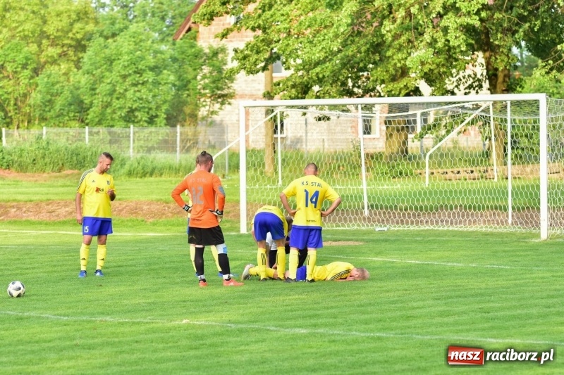 Zdjęcie w galerii na portalu naszraciborz.pl: Krzanowice przechyliły szalę zwycięstwa w pierwszej połowie wiadomości z regionu