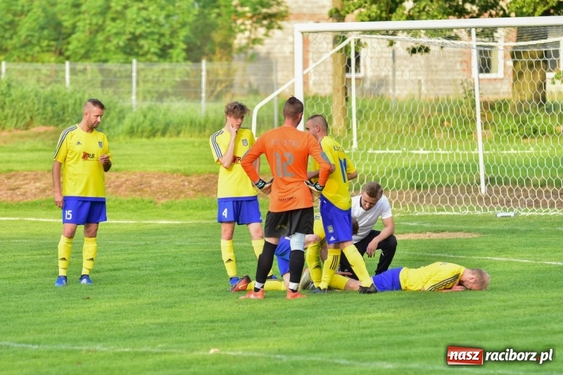 Zdjęcie w galerii na portalu naszraciborz.pl: Krzanowice przechyliły szalę zwycięstwa w pierwszej połowie wiadomości z regionu