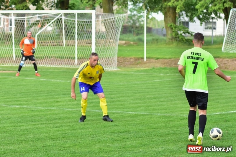 Zdjęcie w galerii na portalu naszraciborz.pl: Krzanowice przechyliły szalę zwycięstwa w pierwszej połowie wiadomości z regionu