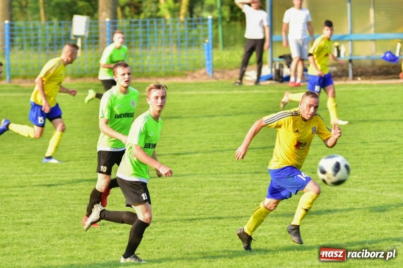 Zdjęcie w galerii na portalu naszraciborz.pl: Krzanowice przechyliły szalę zwycięstwa w pierwszej połowie wiadomości z regionu