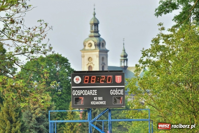 Zdjęcie w galerii na portalu naszraciborz.pl: Krzanowice przechyliły szalę zwycięstwa w pierwszej połowie wiadomości z regionu