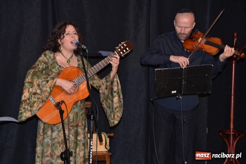 Zdjęcie w galerii na portalu naszraciborz.pl: Festiwal kultury żydowskiej Kugel na Zamku Piastowskim wiadomości z regionu