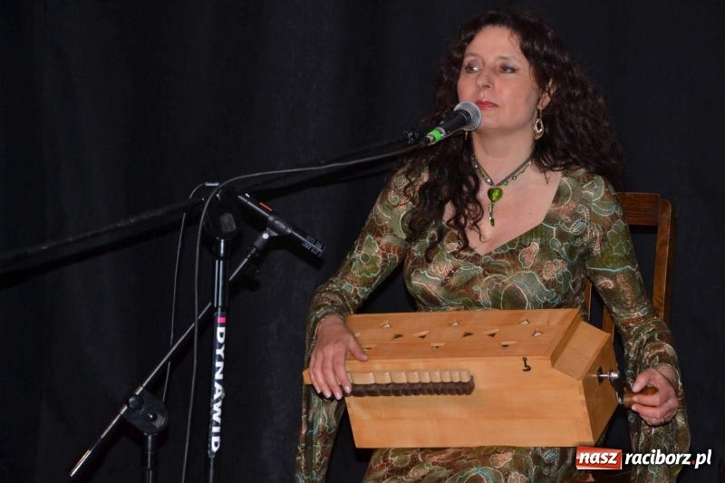 Zdjęcie w galerii na portalu naszraciborz.pl: Festiwal kultury żydowskiej Kugel na Zamku Piastowskim wiadomości z regionu