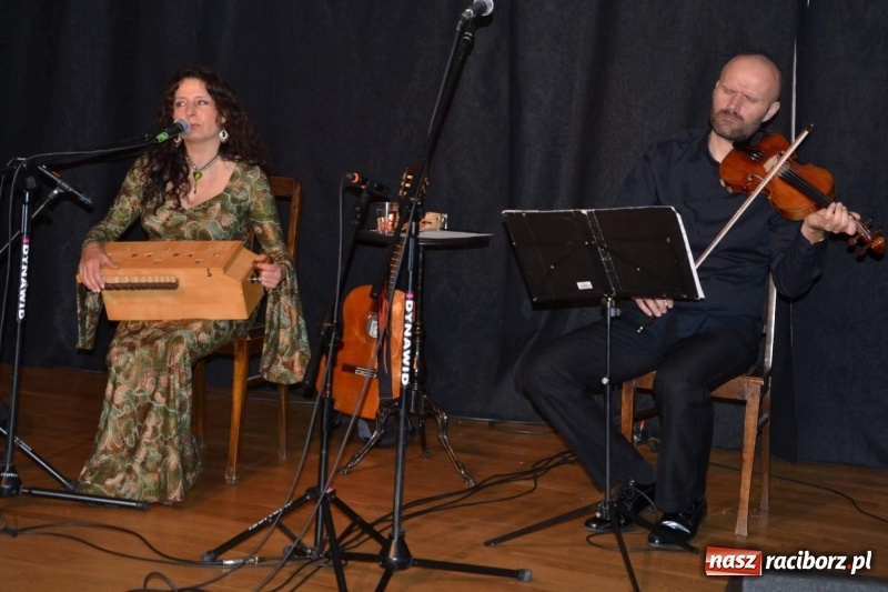 Zdjęcie w galerii na portalu naszraciborz.pl: Festiwal kultury żydowskiej Kugel na Zamku Piastowskim wiadomości z regionu