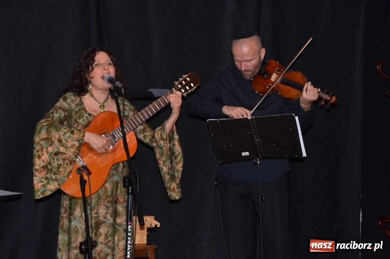 Zdjęcie w galerii na portalu naszraciborz.pl: Festiwal kultury żydowskiej Kugel na Zamku Piastowskim wiadomości z regionu