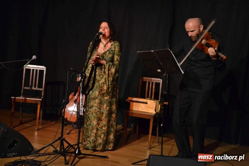 Zdjęcie w galerii na portalu naszraciborz.pl: Festiwal kultury żydowskiej Kugel na Zamku Piastowskim wiadomości z regionu