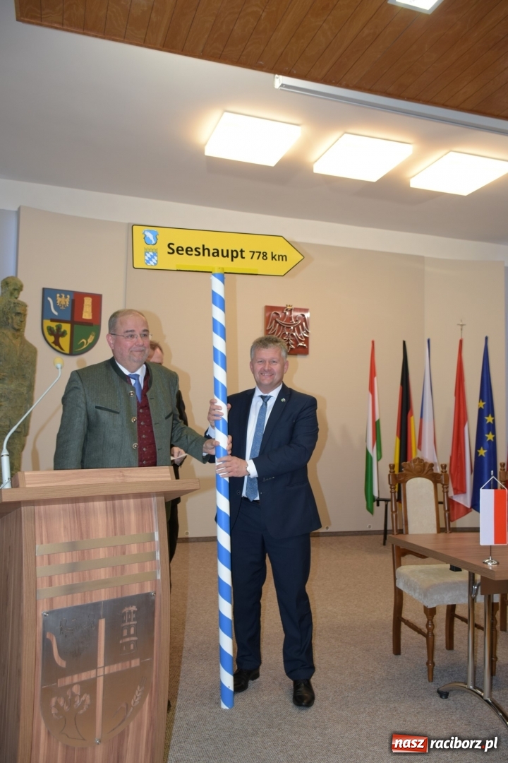 Zdjęcie w galerii na portalu naszraciborz.pl: Koncert majowy i jubileusz partnerskich gmin  wiadomości z regionu