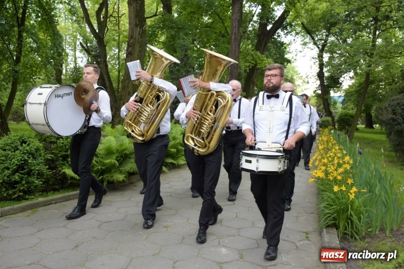 Zdjęcie w galerii na portalu naszraciborz.pl: Koncert majowy i jubileusz partnerskich gmin  wiadomości z regionu