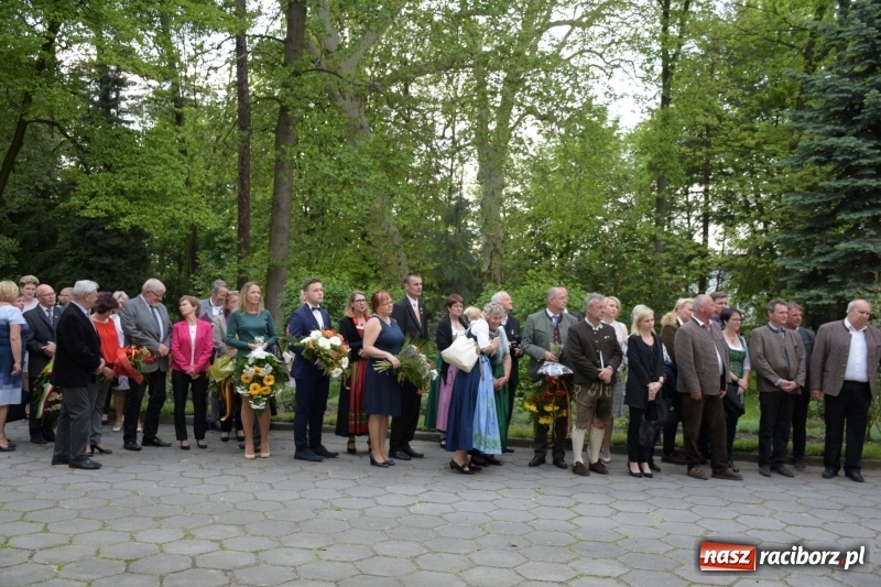 Zdjęcie w galerii na portalu naszraciborz.pl: Koncert majowy i jubileusz partnerskich gmin  wiadomości z regionu