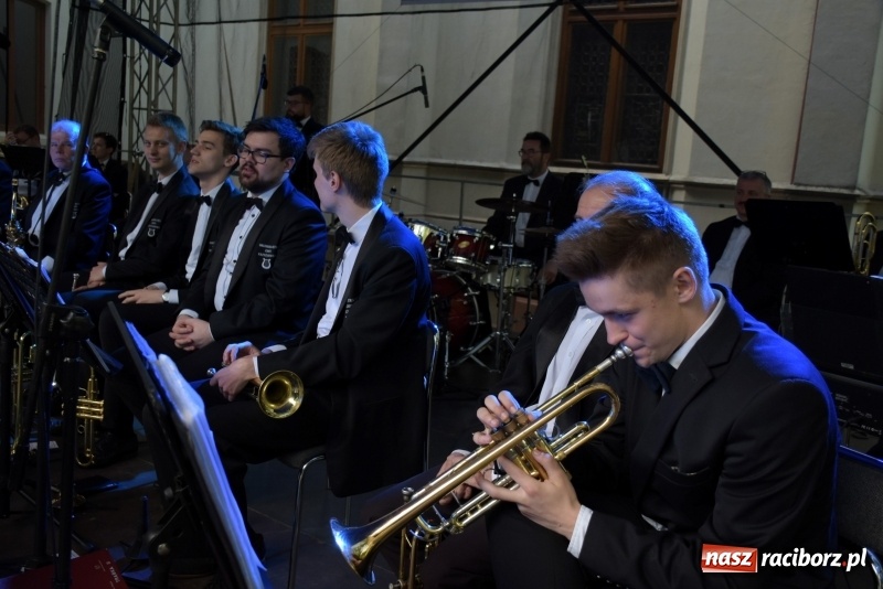 Zdjęcie w galerii na portalu naszraciborz.pl: Koncert majowy i jubileusz partnerskich gmin  wiadomości z regionu