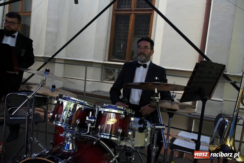 Zdjęcie w galerii na portalu naszraciborz.pl: Koncert majowy i jubileusz partnerskich gmin  wiadomości z regionu