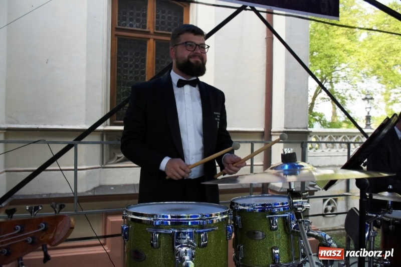 Zdjęcie w galerii na portalu naszraciborz.pl: Koncert majowy i jubileusz partnerskich gmin  wiadomości z regionu