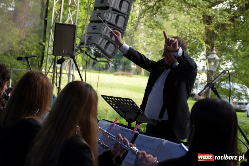 Zdjęcie w galerii na portalu naszraciborz.pl: Koncert majowy i jubileusz partnerskich gmin  wiadomości z regionu