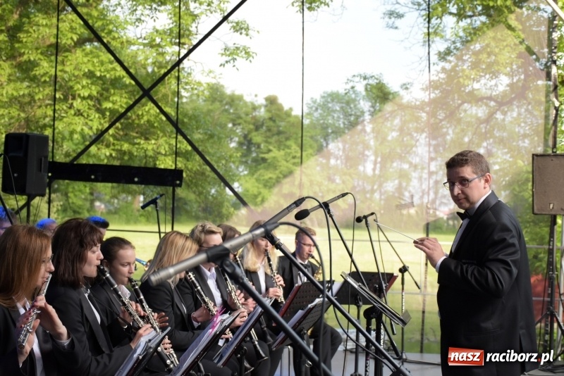 Zdjęcie w galerii na portalu naszraciborz.pl: Koncert majowy i jubileusz partnerskich gmin  wiadomości z regionu