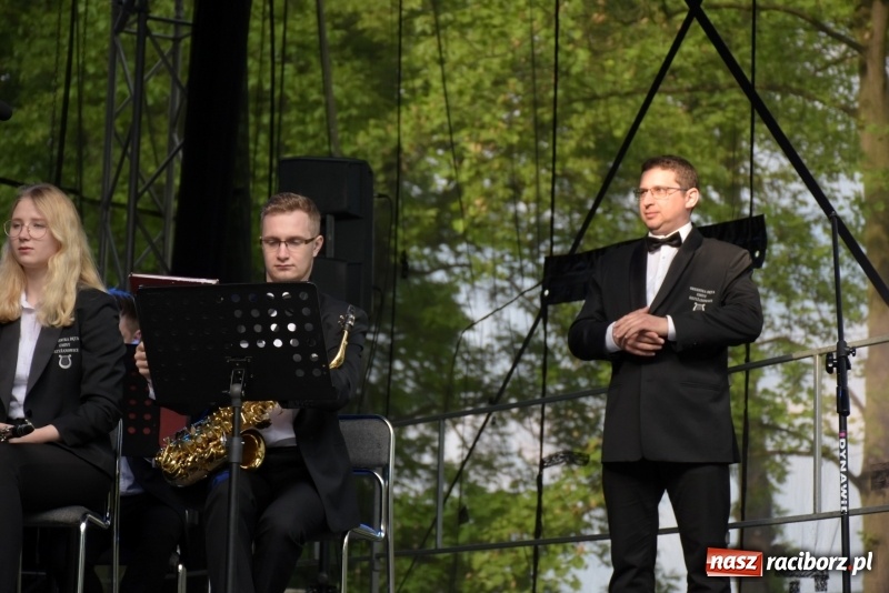 Zdjęcie w galerii na portalu naszraciborz.pl: Koncert majowy i jubileusz partnerskich gmin  wiadomości z regionu