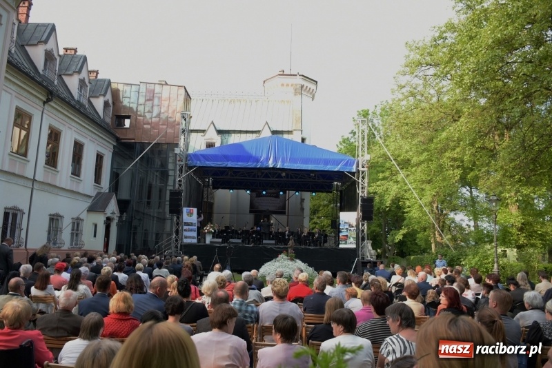 Zdjęcie w galerii na portalu naszraciborz.pl: Koncert majowy i jubileusz partnerskich gmin  wiadomości z regionu